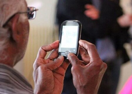راهنمای نجات سالمندان از کلاهبرداری‌های تلفنی