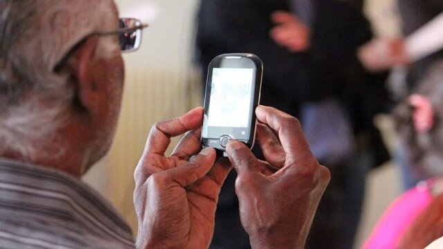 راهنمای نجات سالمندان از کلاهبرداری‌های تلفنی