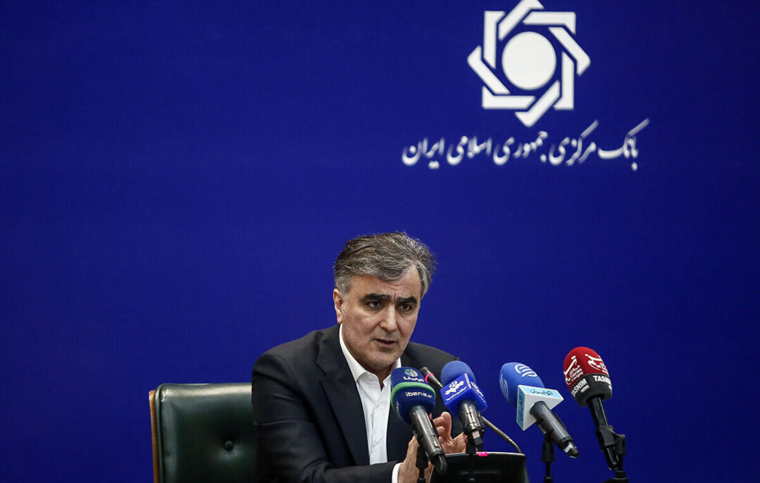 روزنامه جمهوری اسلامی: در ۳سال گذشته هر وعده ای که رئیس بانک مرکزی داده خلافش اتفاق افتاده