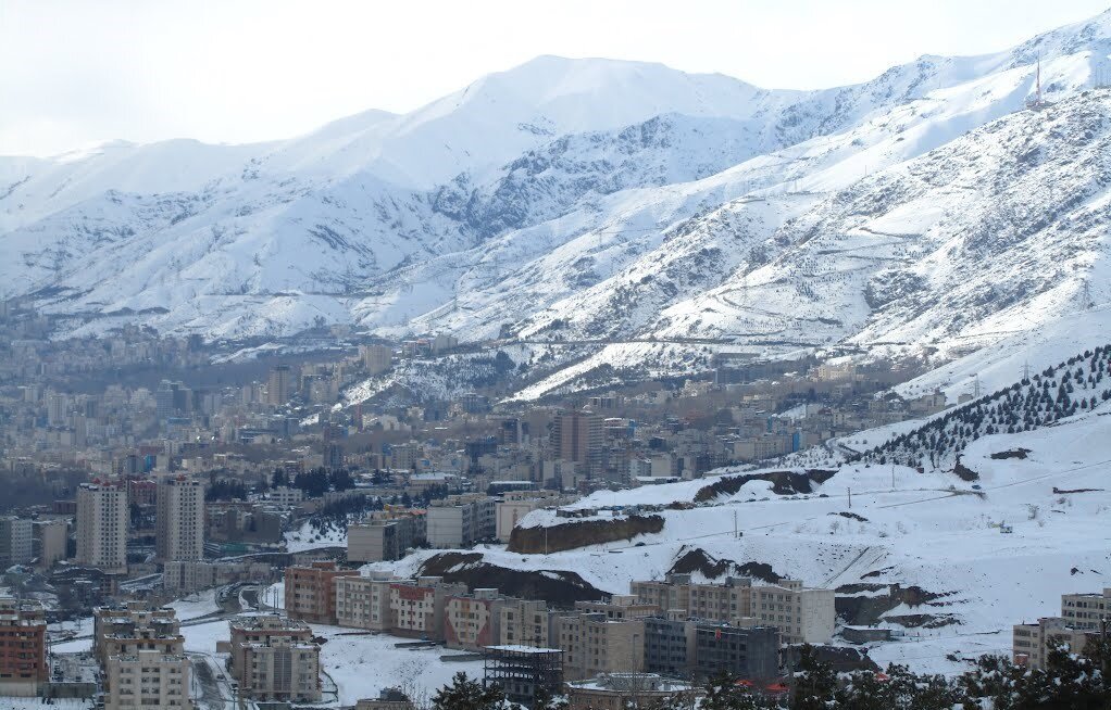 رگبار باران و برف در ارتفاعات تهران؛ آلودگی هوا تا هفته آینده میماند