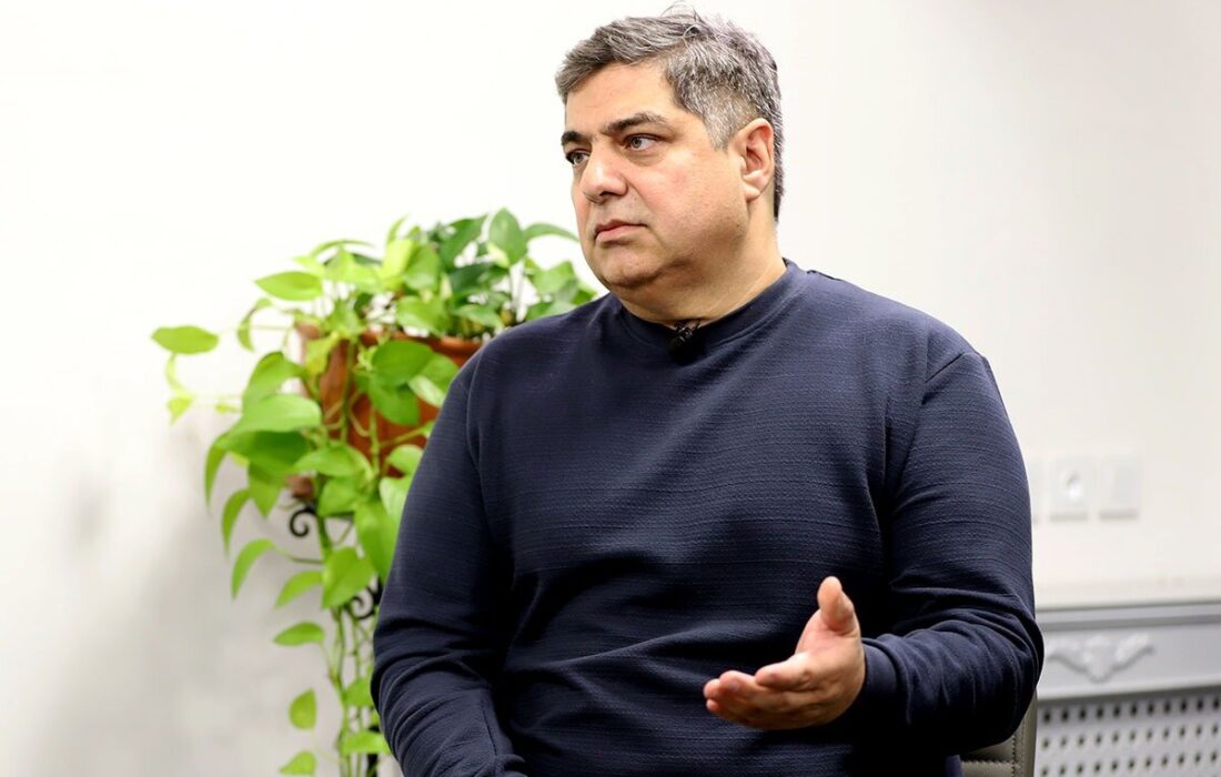 شهرام جزایری: بابک زنجانی ۲۰۰ میلیارد دلار کارگشایی ارزی کرده! / نفت با ۲۰ درصد تخفیف فروخته می‌شود/ فساد دولتی سالیانه ۱۷۰ هزار میلیارد تومان است!