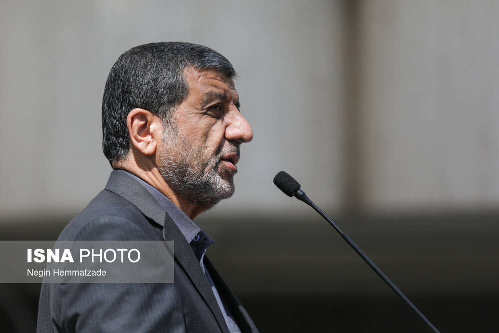 ضرغامی: فیلترینگ پلتفرم‌های خارجی کمکی به حل مسائل نمی‌کند