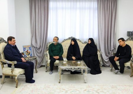 مخبر: خون شهدای جنگ ۱۲ روزه این مرز و بوم را بیمه کرد