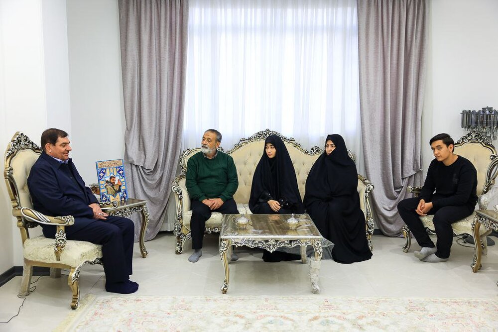 مخبر: خون شهدای جنگ ۱۲ روزه این مرز و بوم را بیمه کرد