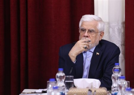 واکنش عارف به انتقادات اصلاح طلبان از دولت چهاردهم: دوستان اصلاح طلب متوجه نیستند که دولت پزشکیان چه شرایطی دارد