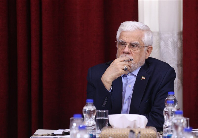 واکنش عارف به انتقادات اصلاح طلبان از دولت چهاردهم: دوستان اصلاح طلب متوجه نیستند که دولت پزشکیان چه شرایطی دارد