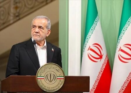 پزشکیان: من و هم همسرم در امتحانات جزو نفرات برتر کشور شدیم/ زمانی که ما دانشجو بودیم، می‌گفتند زنان نمی‌توانند جراحی کنند