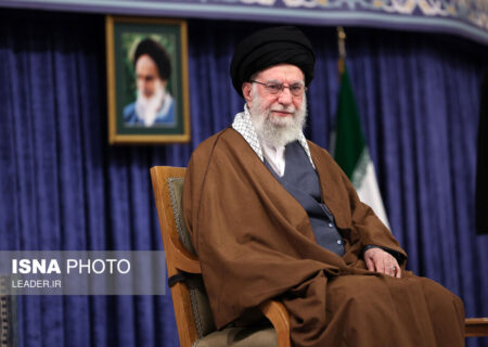 پیگیری وضعیت سلامت رضا امیرخانی از سوی رهبر انقلاب