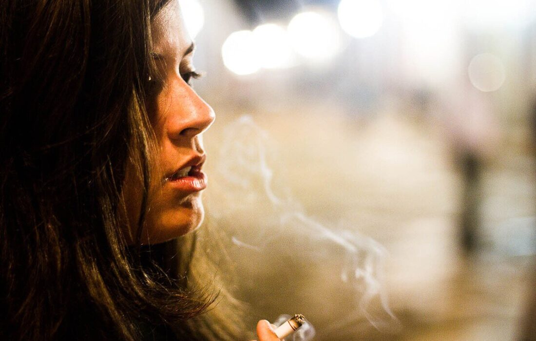 چرا ترک سیگار برای زنان سخت‌تر از مردان است؟
