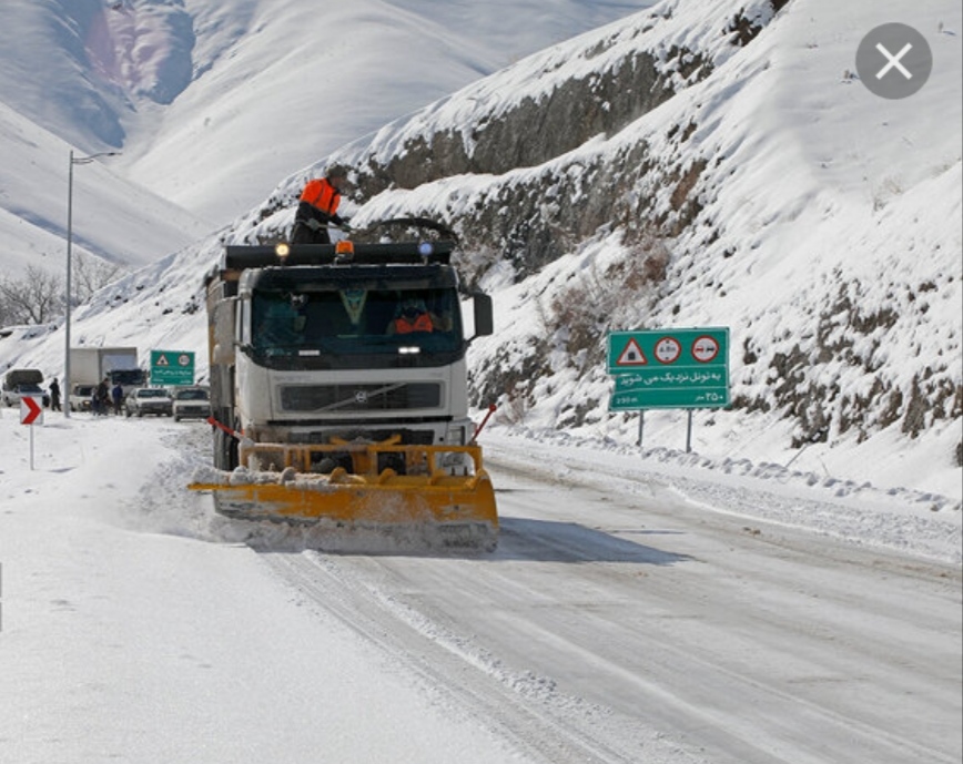  امداد به ۳۰۰ خودرو در کولاک و میزبانی از گردشگران شاد در دل برفهای تاراز