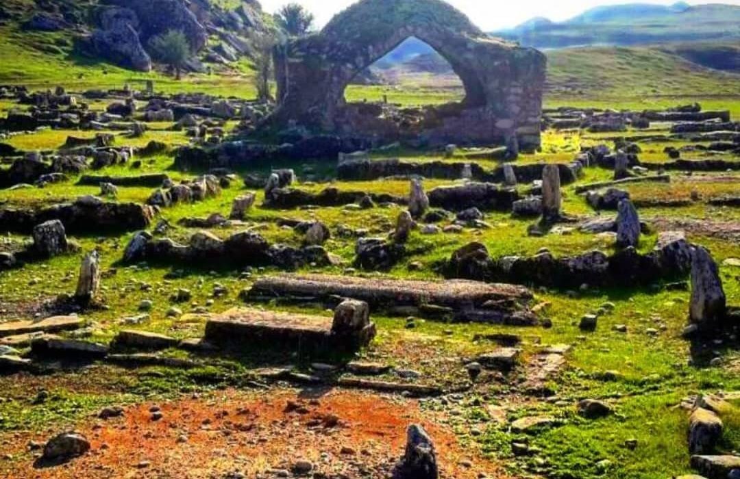 «کوشک عشق»؛ گنبدی سنگی که دو عاشق بختیاری را تا ابد در آغوش کشید: ستاره و کاید حسن؛ روایت ۱۸۰ سال عاشقی زیر یک گنبد سنگی