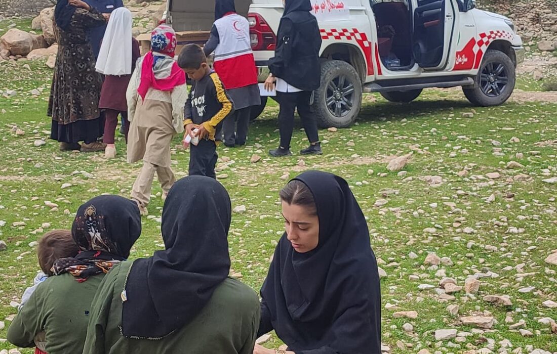 نسیم سلامت در کویر اندیکا؛ کاروان هلال احمر به یاری عشایر نشست