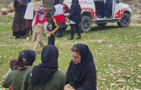 نسیم سلامت در کویر اندیکا؛ کاروان هلال احمر به یاری عشایر نشست
