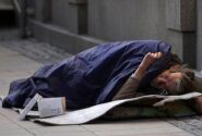 پایان سرگردانی در خیابان؛ بیمار روانی میدان بانک ملی مسجدسلیمان با دستور دادستان این شهر به مرکز درمانی پناه منتقل شد