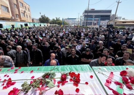 آیین تشییع پنج شهید حمله تجاوزکارانه اسراییلی _ آمریکایی با حضور گسترده  مردم و مسؤلین در مسجدسلیمان برگزار شد