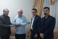 از پیشکسوت هنر قدسی خوشنویسی ایذه تقدیر شد 